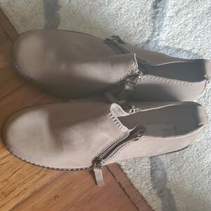 Tan Leather Ankle Boots with Zipper